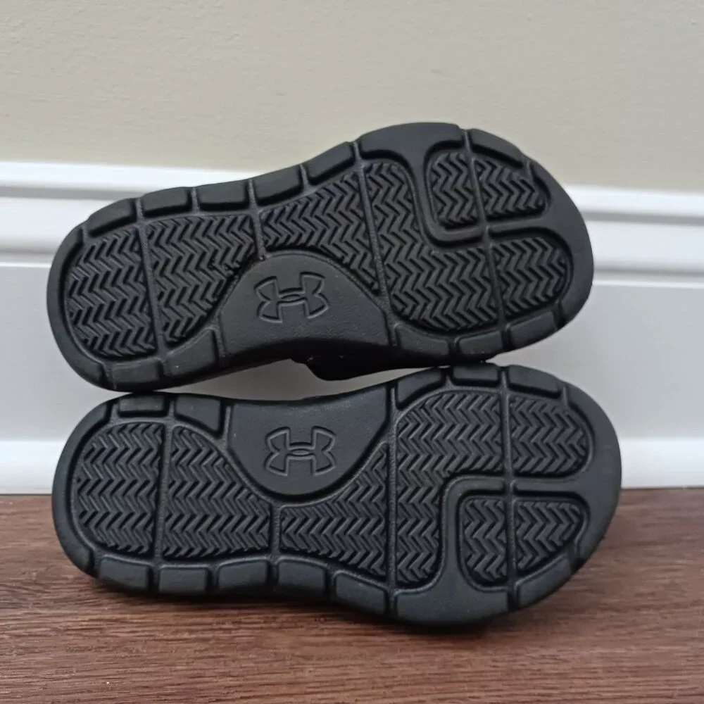 Under Armour Black Slides‎ Boys Size 12 Sandals